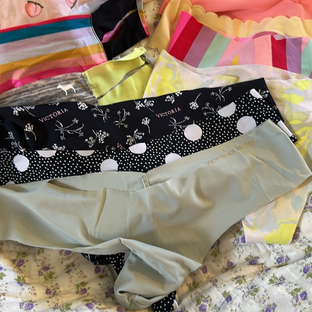 15 Victoria’s Secret Lot of Seamless Thong Panties 12 pairs Medium 3 pairs Large - Picture 4 of 12